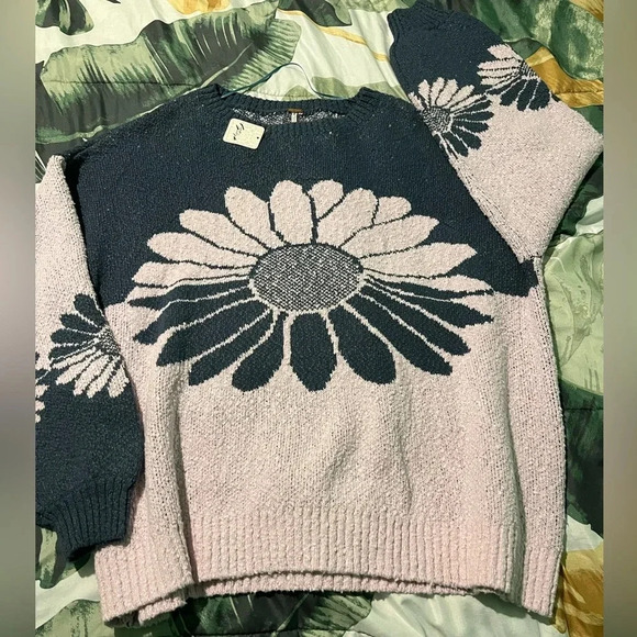 Free People In The Bloom Sweater Oversized Trending New - Picture 2 of 7